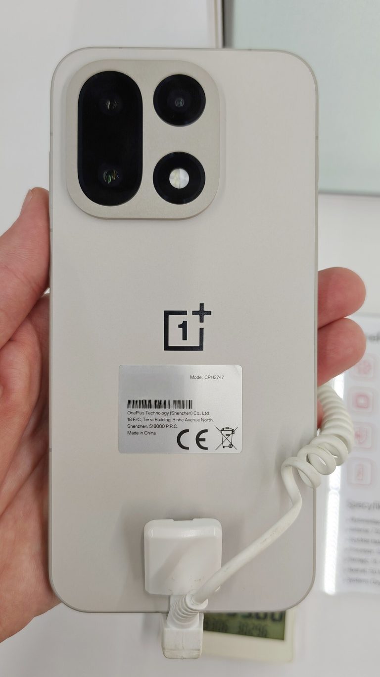 OnePlus 15